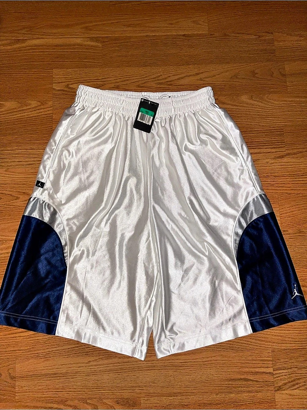 Rare Nike Air Jordan Mens XL basketball shorts NWT white navy silver